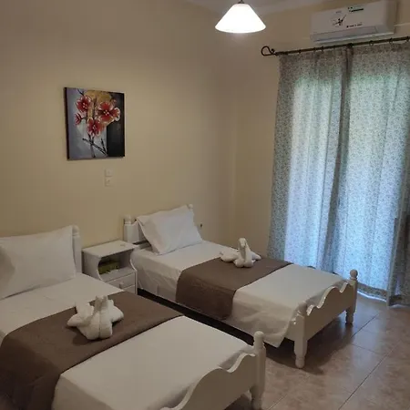 Filoxenia Apartamento Petrití